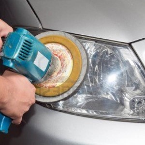 Làm cách nào để trị dứt điểm đèn xe ô tô bị mờ